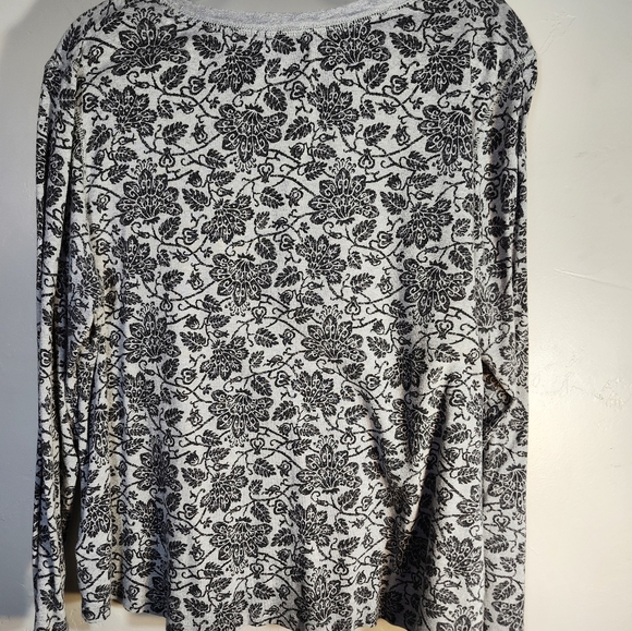 Chaps 100% Cotton Black and Gray Floral Blouse Knit Sz 2Z - Picture 7 of 9